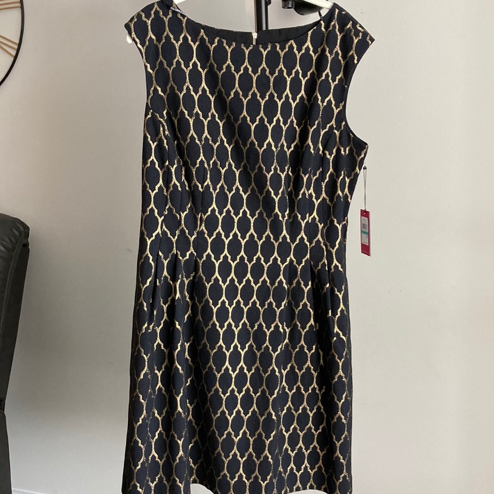 NWT Vince Camuto Foil Lattice Print Pleated Fit and Flare dress, size 16